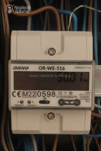 Licznik OR-WE-516 Orno z założonymi osłonami styków