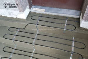 Ogrzewane schody - kabel grzejny należy prowadzić z zachowaniem odpowiednich odstępów