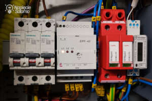 Piotr Bibik – doradca techniczny – rekomenduje przełącznik EPF-43 ETI jako sprawdzone rozwiązanie chroniące elektronikę przed skokami napięcia