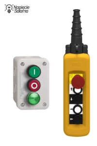 Trzyprzyciskowa kaseta sterownicza (start, stop, lampka sygnalizacyjna) oraz żółty wiszący pilot sterujący z wyłącznikiem bezpieczeństwa i przyciskami kierunkowymi. Te zewnętrzne urządzenia sterujące współpracują z układem automatyki, determinując to, jak ustawić softstart pod kątem obsługi manualnej i zdalnej.