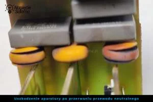Uszkodzone warystory po przerwie w przewodzie neutralnym i pojawieniu się nadmiernego napięcia w instalacji elektrycznej