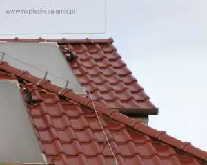 Instalacja odgromowa często popełniane błędy Brak odstępu izolacyjnego pomiędzy LPS a przewodzącymi rurkami