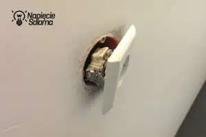 Wyrwane gniazdo Źle osadzone gniazdo często zostaje w czasie użytkowania wyrwane