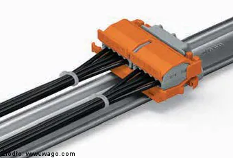 Adapter montażowy serii 222 zamocowany poziomo na adapterze kątowym 222-510 Wago Adapter montażowy serii 222 zamocowany poziomo na adapterze kątowym 222-510 Wago