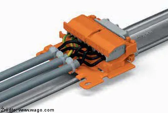 Adapter montażowy serii 222 z płytką odciążającą 222-505 zamocowany poziomo na adapterze kątowym 222-510 Wago Adapter montażowy serii 222 z płytką odciążającą 222-505 zamocowany na adapterze kątowym 222-510 Wago