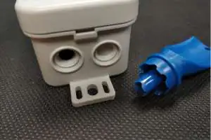 Wycinak osłabień w puszkach Fastbox Narzędzie do wycinania otworków pod przewody w puszkach Fastbox