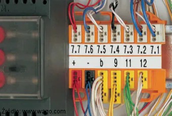 Przykład montażowy szybkozłączek Wago serii 243 za pomocą adapterów 243-112 i 243-113 Przykład montażowy szybkozłączek Wago serii 243 za pomocą adapterów 243-112 i 243-113