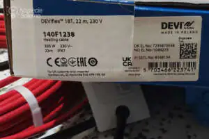 Jednostronnie zasilany kabel grzejny DEVIflex 18T do ogrzewania podłogowego łazienki Jaki kabel grzejny do ogrzewania podłogowego łazienki wybrać?
