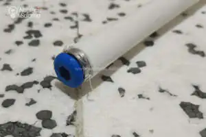 Zabezpieczona przed zabrudzeniem rurka podłogowego czujnika temperatury Wykonanie zabezpieczenia rurki podłogowego czujnika temperatury